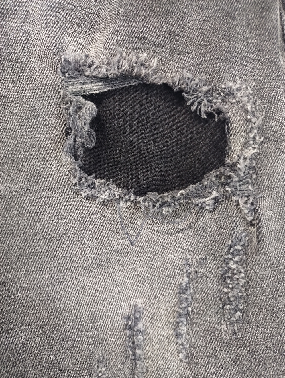Zara Man Carrot Fit Black Ripped Jeans Men's 32 Distressed Removable Chain NWT - Picture 5 of 11